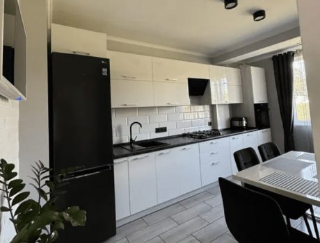 Продаж квартири 3 кімнати 95 кв. м. Нижня Берегова (Виставка) Хмельницький