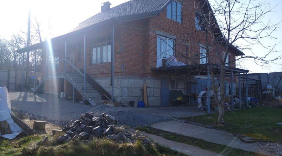 Продаж будинку 4 кімнати 299 кв. м. 16 сот. бульвар Шевченка (Лісові Грінівці) Хмельницький