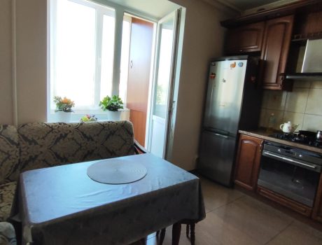 Продаж квартири 3 кімнати 76 кв. м. Зарічанська (Виставка) Хмельницький