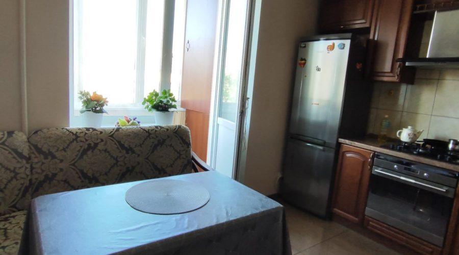 Продаж квартири 3 кімнати 76 кв. м. Зарічанська (Виставка) Хмельницький