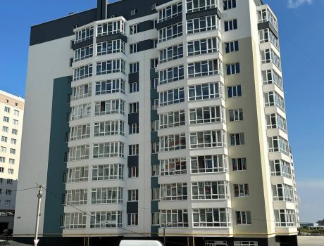 Продаж квартири 2 кімнати 80 кв. м. Лісогринівецька (Озерна) Хмельницький