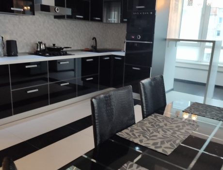 Продаж квартири 3 кімнати 245 кв. м. Проспект Миру (Виставка) Хмельницький