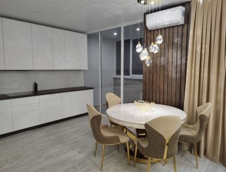 Продаж квартири 3 кімнати 90 кв. м. Свободи (Виставка) Хмельницький