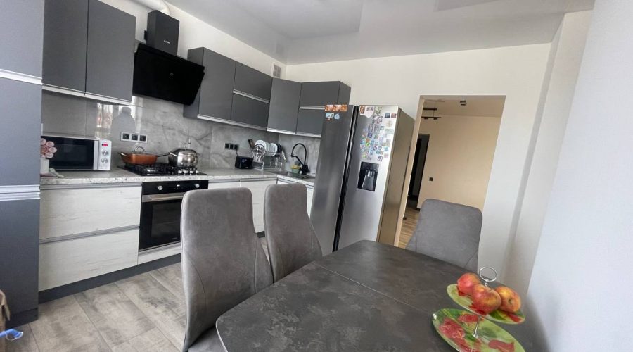 Продаж квартири 5 кімнат 200 кв. м. Козацька (Дубове) Хмельницький