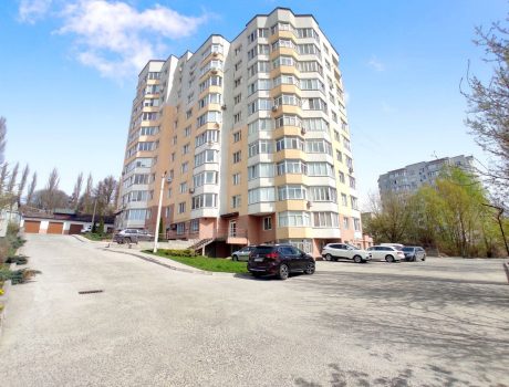Продаж квартири 5 кімнат 144 кв. м. Зарічанська (Виставка) Хмельницький