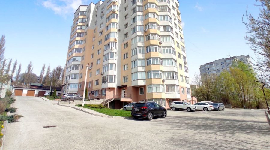 Продаж квартири 5 кімнат 144 кв. м. Зарічанська (Виставка) Хмельницький