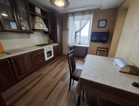 Оренда 3 кімнати 100 кв. м. (Південно-Захід) Хмельницький