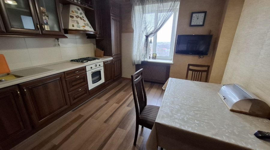 Оренда 3 кімнати 100 кв. м. (Південно-Захід) Хмельницький