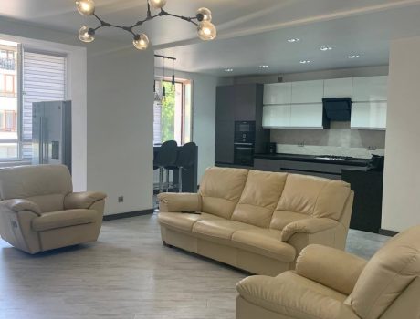 Оренда 3 кімнати 110 кв. м. Городня (Центр) Хмельницький