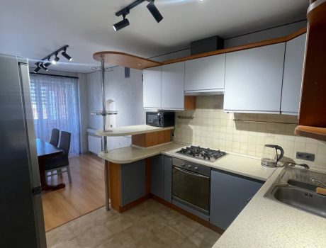 Оренда 2 кімнати 77 кв. м. (Центр) Хмельницький