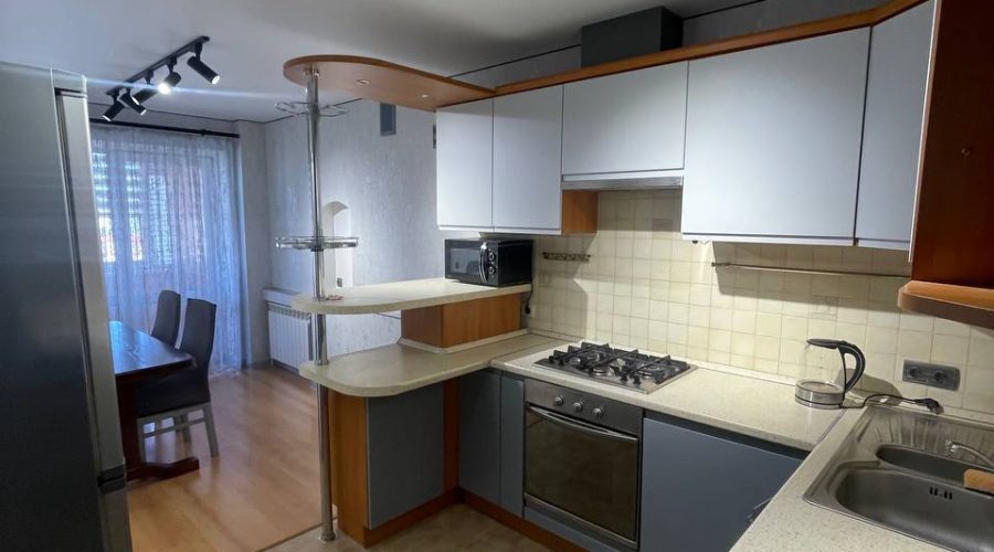 Оренда 2 кімнати 77 кв. м. (Центр) Хмельницький