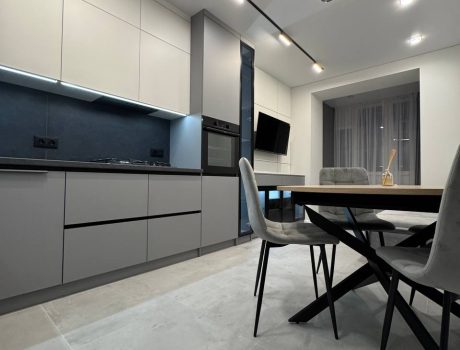 Продаж квартири 2 кімнати 81 кв. м. (Озерна) Хмельницький
