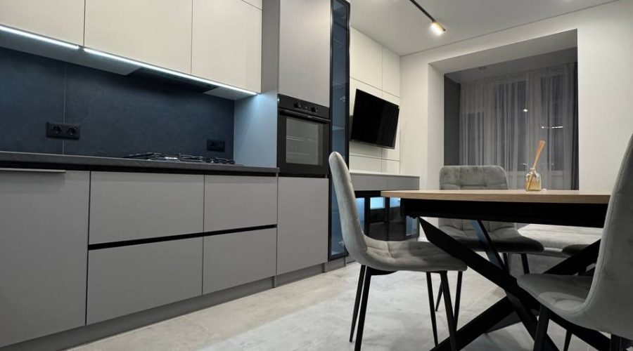 Продаж квартири 2 кімнати 81 кв. м. (Озерна) Хмельницький