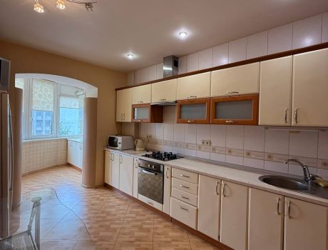 Оренда 3 кімнати 100 кв. м. Свободи (Центр) Хмельницький