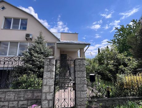 Продаж будинку 4 кімнати 167 кв. м. 6 сот. (Лезнево) Хмельницький