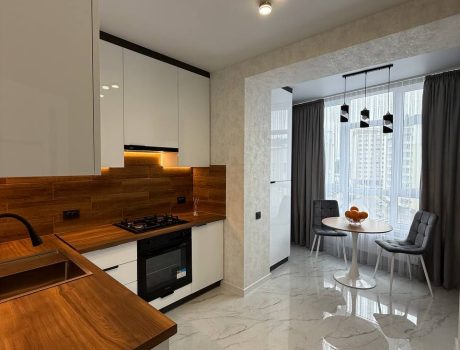 Продаж квартири 1 кімната 42 кв. м. Лісогринівецька (Озерна) Хмельницький