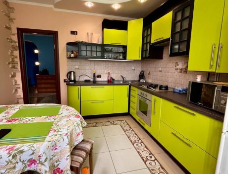 Продаж квартири 2 кімнати 68 кв. м. Зарічанська (Виставка) Хмельницький