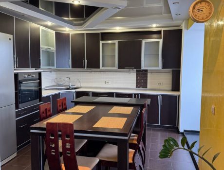 Оренда 3 кімнати 96 кв. м. Прибузька (Центр) Хмельницький