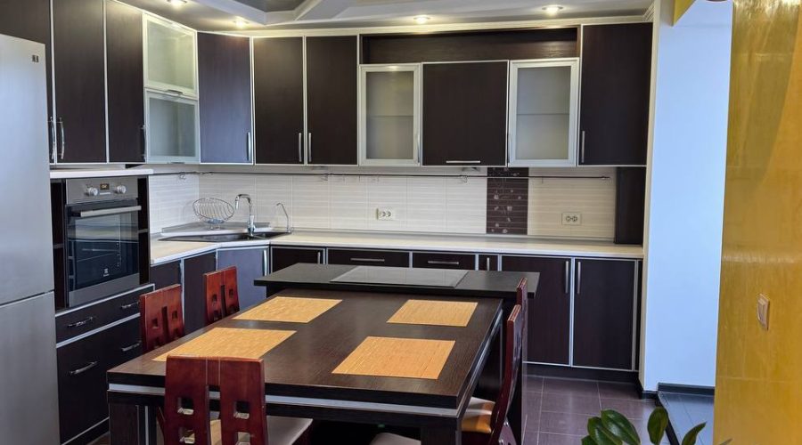 Оренда 3 кімнати 96 кв. м. Прибузька (Центр) Хмельницький