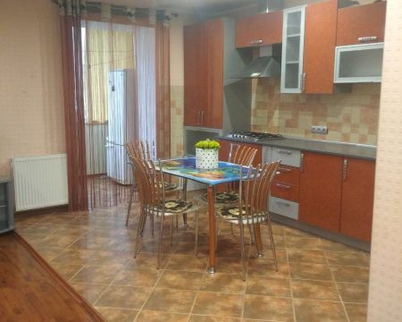 Продаж квартири 2 кімнати 67 кв. м. Озерна (Виставка) Хмельницький
