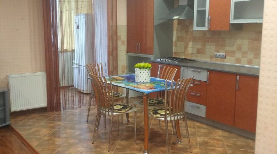 Продаж квартири 2 кімнати 67 кв. м. Озерна (Виставка) Хмельницький