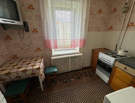 Оренда 1 кімната 27 кв. м. Залізняка Максима (Озерна) Хмельницький