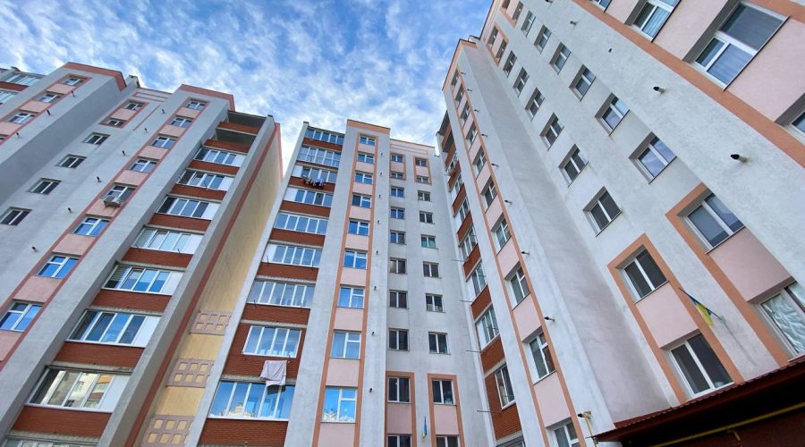 Продаж квартири 2 кімнати 70 кв. м. Озерна (Виставка) Хмельницький