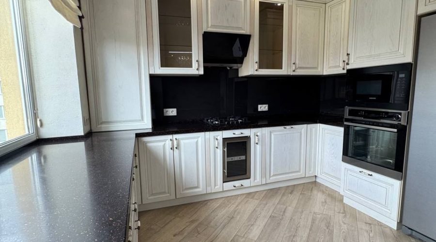 Продаж квартири 3 кімнати 110 кв. м. ЖК Авіла (Озерна) Хмельницький