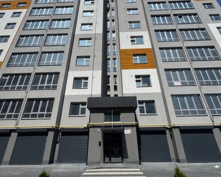 Продаж квартири 3 кімнати 82 кв. м. ЖБК Щасливий (Виставка) Хмельницький