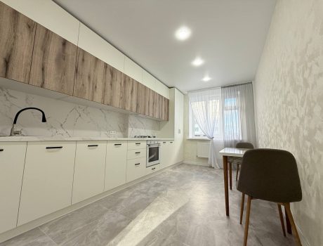 Продаж квартири 1 кімната 43 кв. м. Лісогринівецька (Озерна) Хмельницький