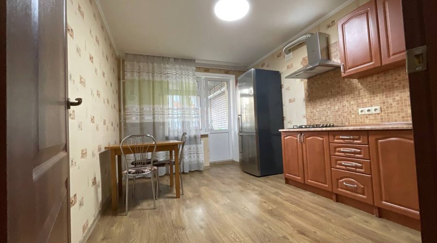 Оренда 1 кімната 43 кв. м. Лісогрінівецька (Озерна) Хмельницький