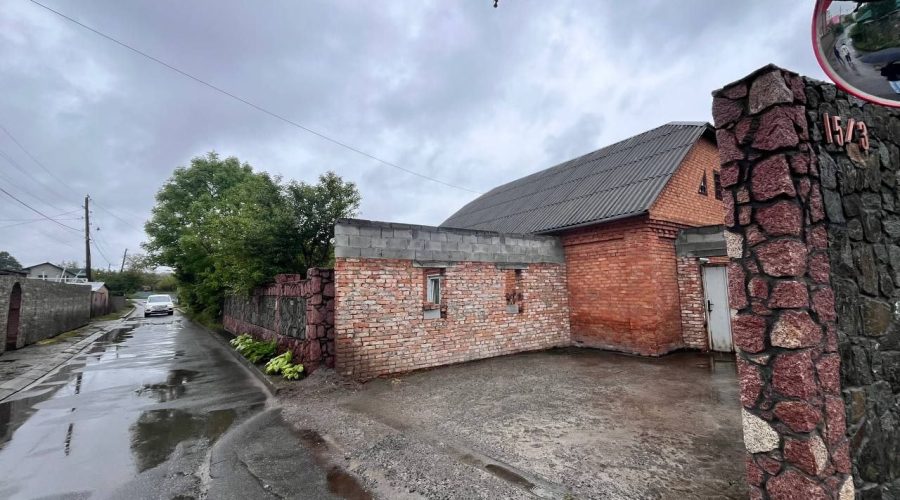 Продаж будинку 4 кімнати 113 кв. м. 4 сот. (Гречани) Хмельницький