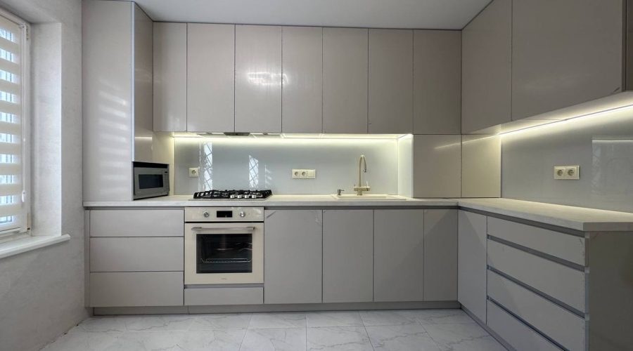 Продаж квартири 3 кімнати 63 кв. м. Прибузька (Центр) Хмельницький