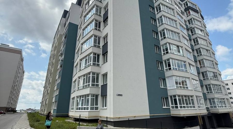 Продаж квартири 2 кімнати 67 кв. м. Лісогринівецька (Озерна) Хмельницький