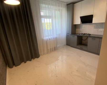 Продаж квартири 1 кімната 48 кв. м. Лісогринівецька (Озерна) Хмельницький