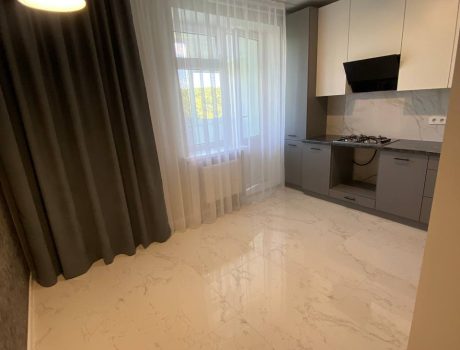Продаж квартири 1 кімната 48 кв. м. Лісогринівецька (Озерна) Хмельницький