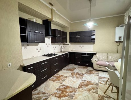 Оренда 3 кімнати 109 кв. м. Старокост. шосе (Центр) Хмельницький