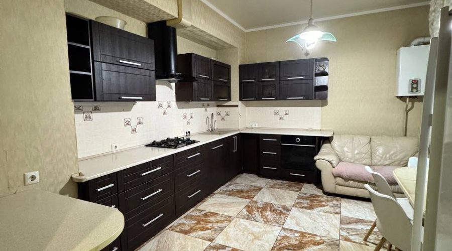 Оренда 3 кімнати 109 кв. м. Старокост. шосе (Центр) Хмельницький