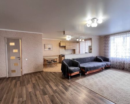 Продаж квартири 2 кімнати 93 кв. м. Зарічанська (Виставка) Хмельницький