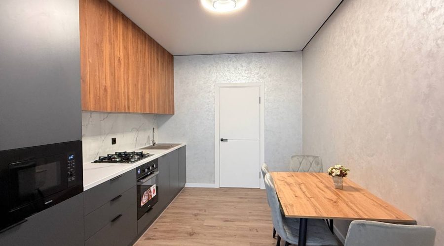 Продаж квартири 2 кімнати 80 кв. м. Лісогринівецька (Озерна) Хмельницький