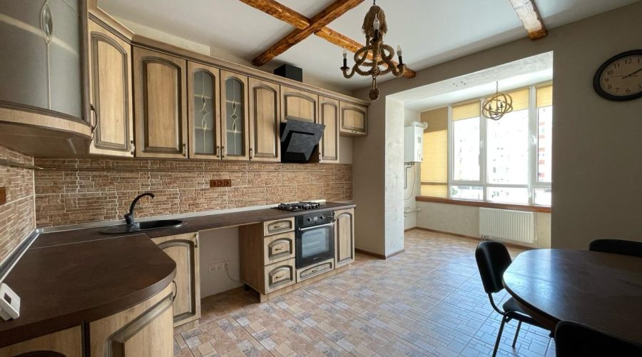 Продаж квартири 2 кімнати 72 кв. м. (Озерна) Хмельницький