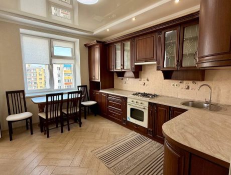 Продаж квартири 2 кімнати 68 кв. м. Озерна (Виставка) Хмельницький