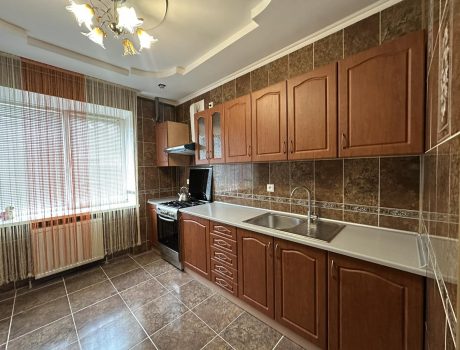 Оренда 2 кімнати 65 кв. м. Залізняка (Озерна) Хмельницький