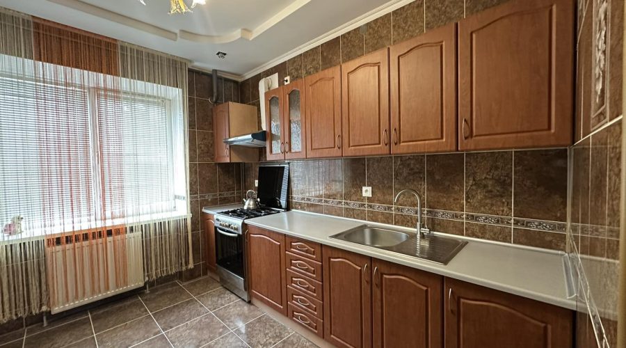 Оренда 2 кімнати 65 кв. м. Залізняка (Озерна) Хмельницький