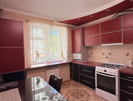 Оренда 2 кімнати 65 кв. м. Лісогринівецька (Озерна) Хмельницький