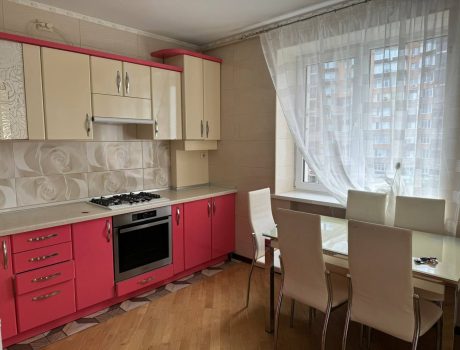Оренда 2 кімнати 76 кв. м. Зарічанська (Виставка) Хмельницький
