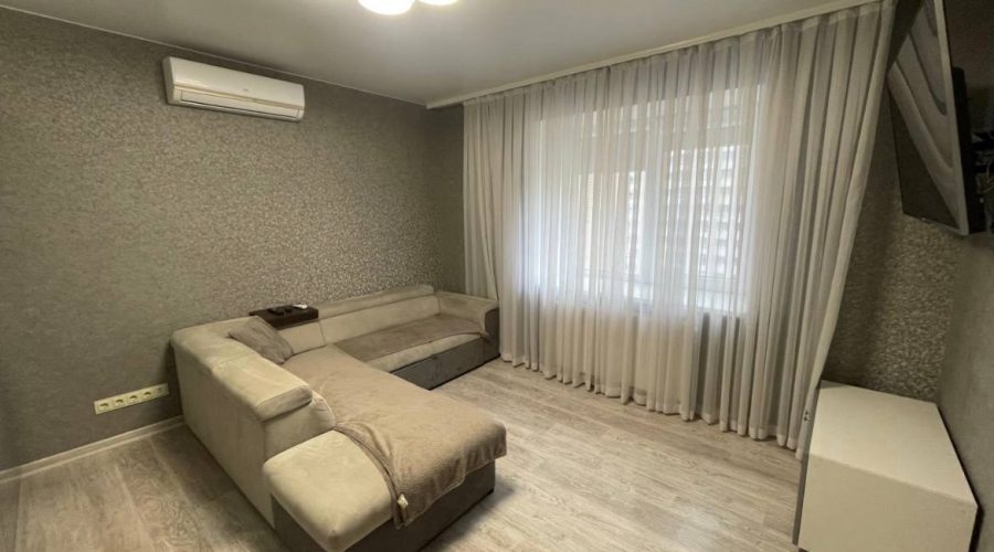 Продаж квартири 2 кімнати 65 кв. м. Бандери (Виставка) Хмельницький