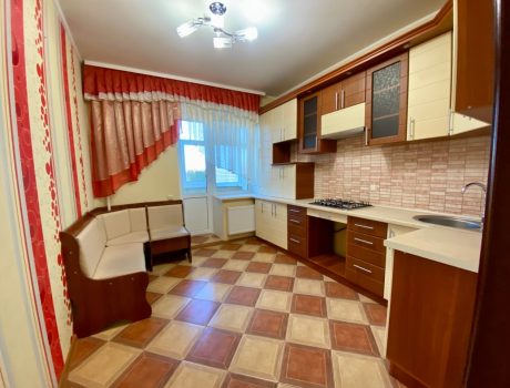 Продаж квартири 1 кімната 45 кв. м. Лісогринівецька (Озерна) Хмельницький
