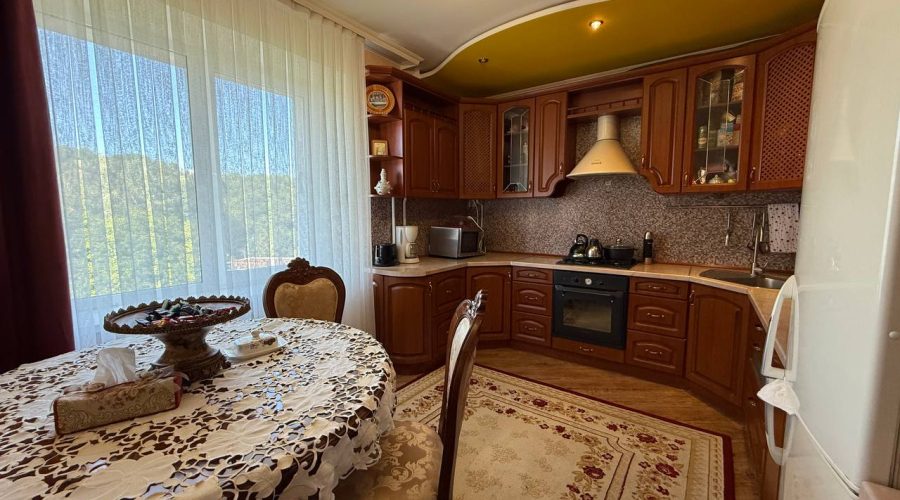 Продаж квартири 3 кімнати 107 кв. м. Зарічанська (Виставка) Хмельницький