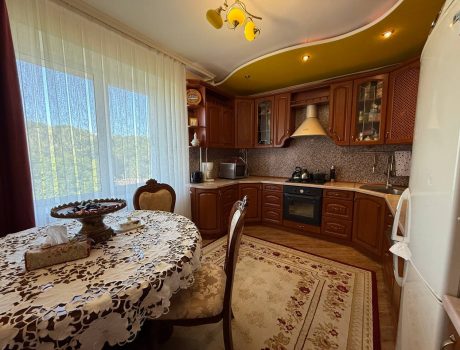 Продаж квартири 3 кімнати 107 кв. м. Зарічанська (Виставка) Хмельницький